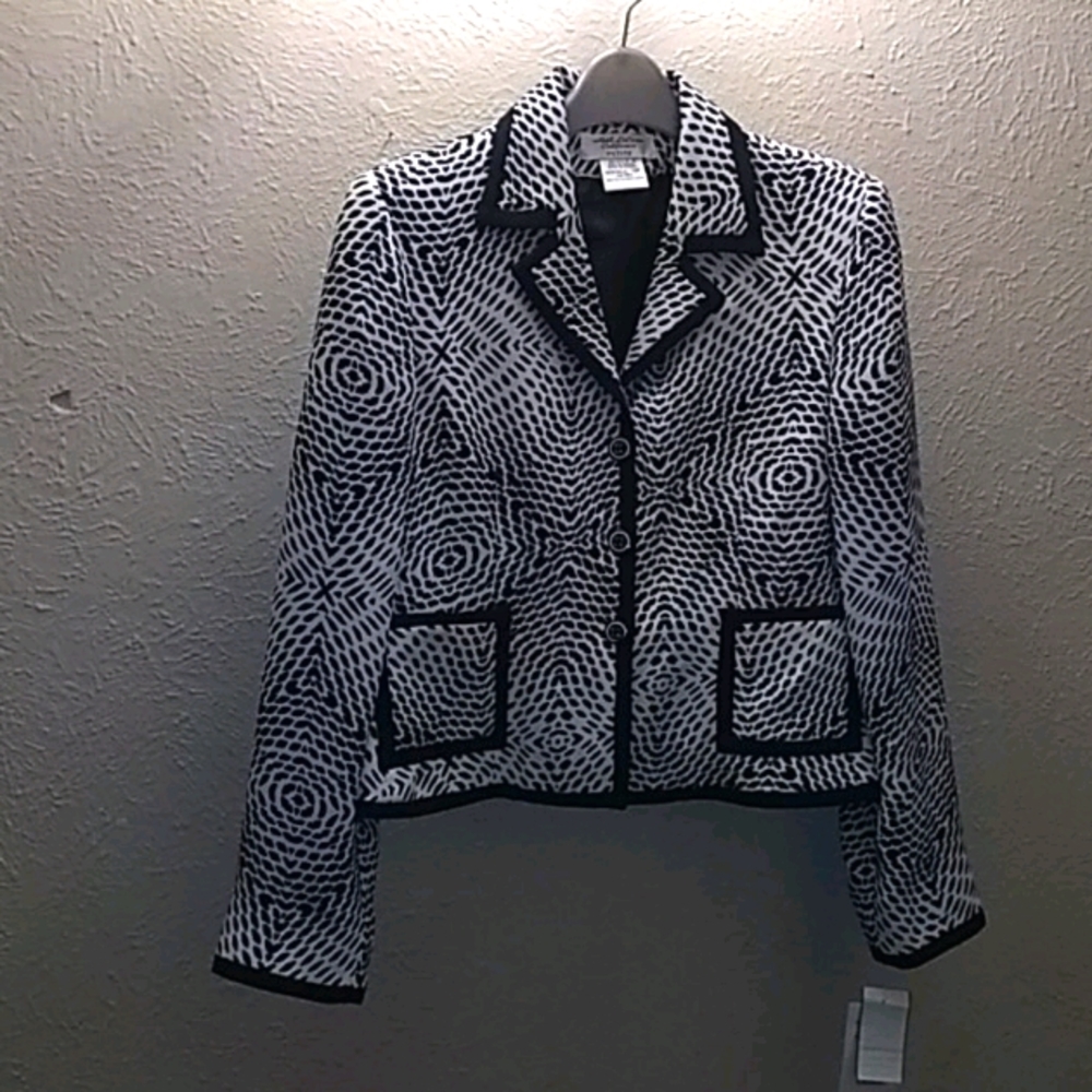 Roth LeCover California petite blazer.
